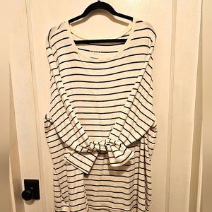 White and black strip long sleeve shirt